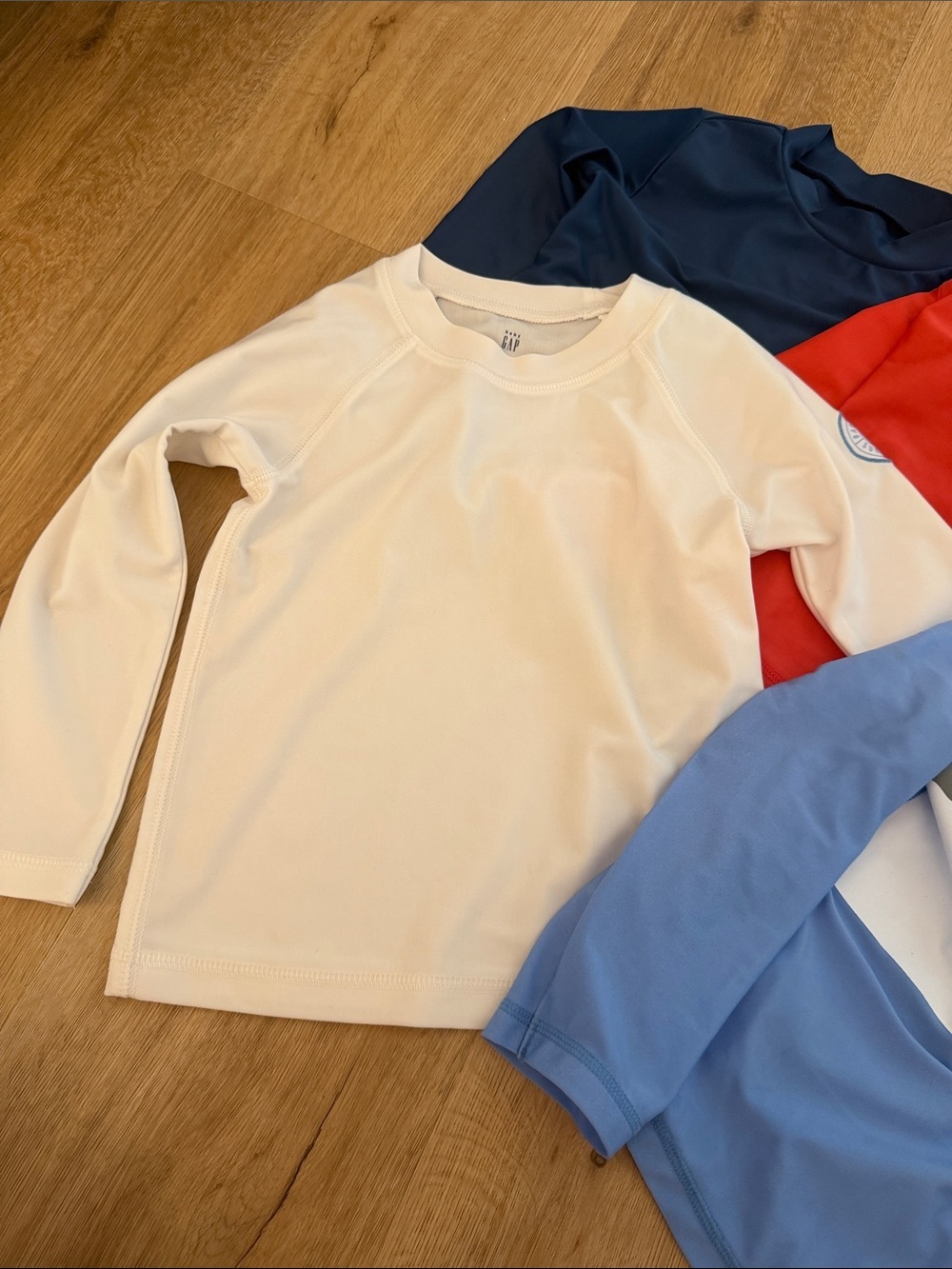Kids Rash Guards - Picture 2 of 3